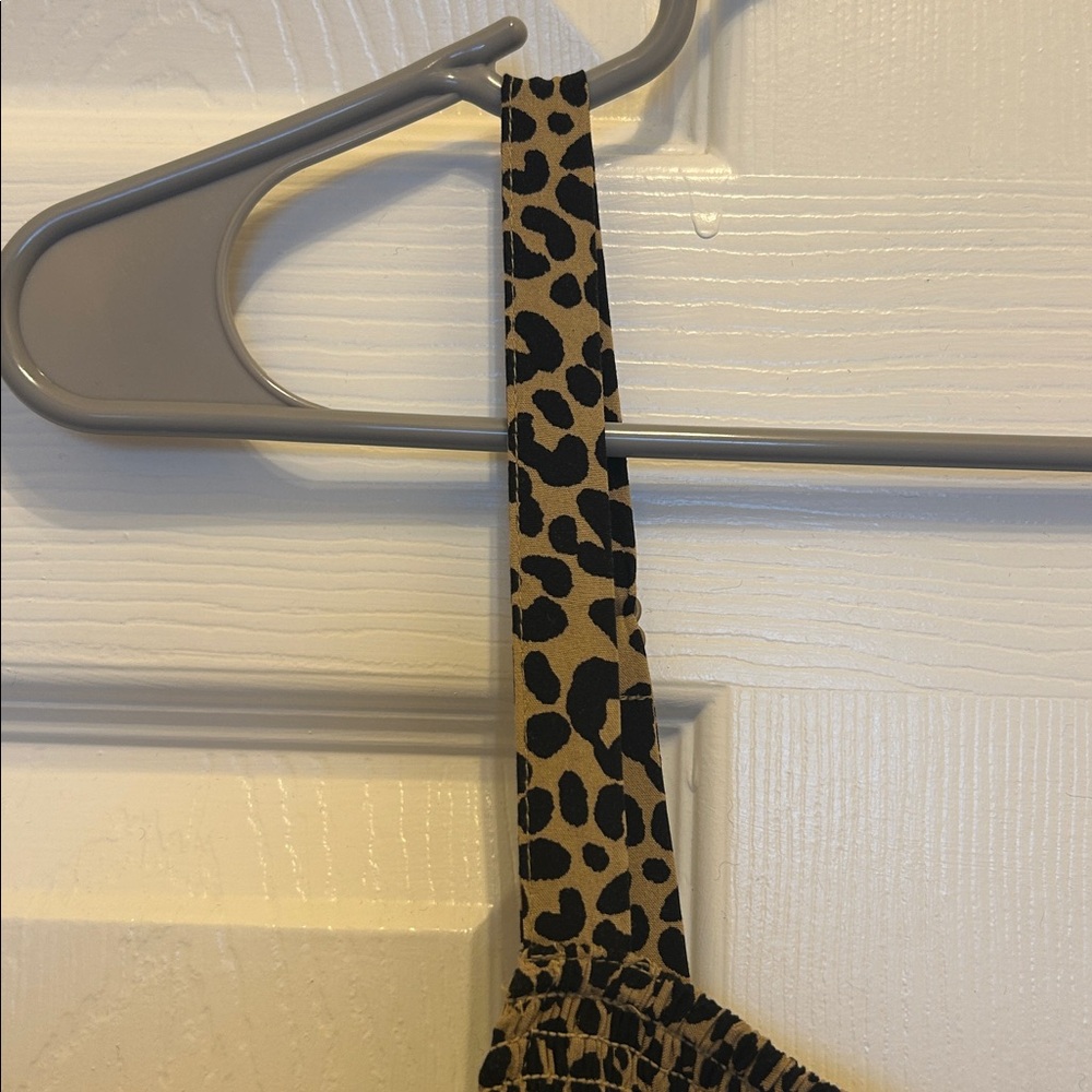 Old Navy Fit & Flare Smocked Cami Midi Leopard Print Sundress (w/Pockets!) - Picture 3 of 10